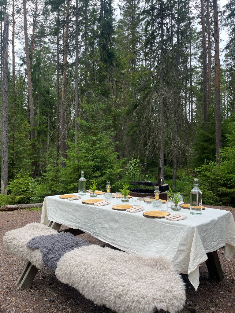 Dukat bord i skogen — skräddarsydd tur